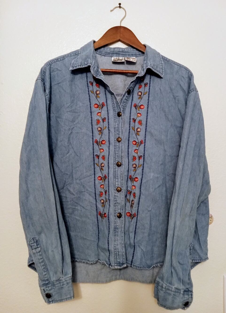 VTG Two Twenty Womens Floral Embroidered Denim Long Sleeve Button Hong Kong SZ L